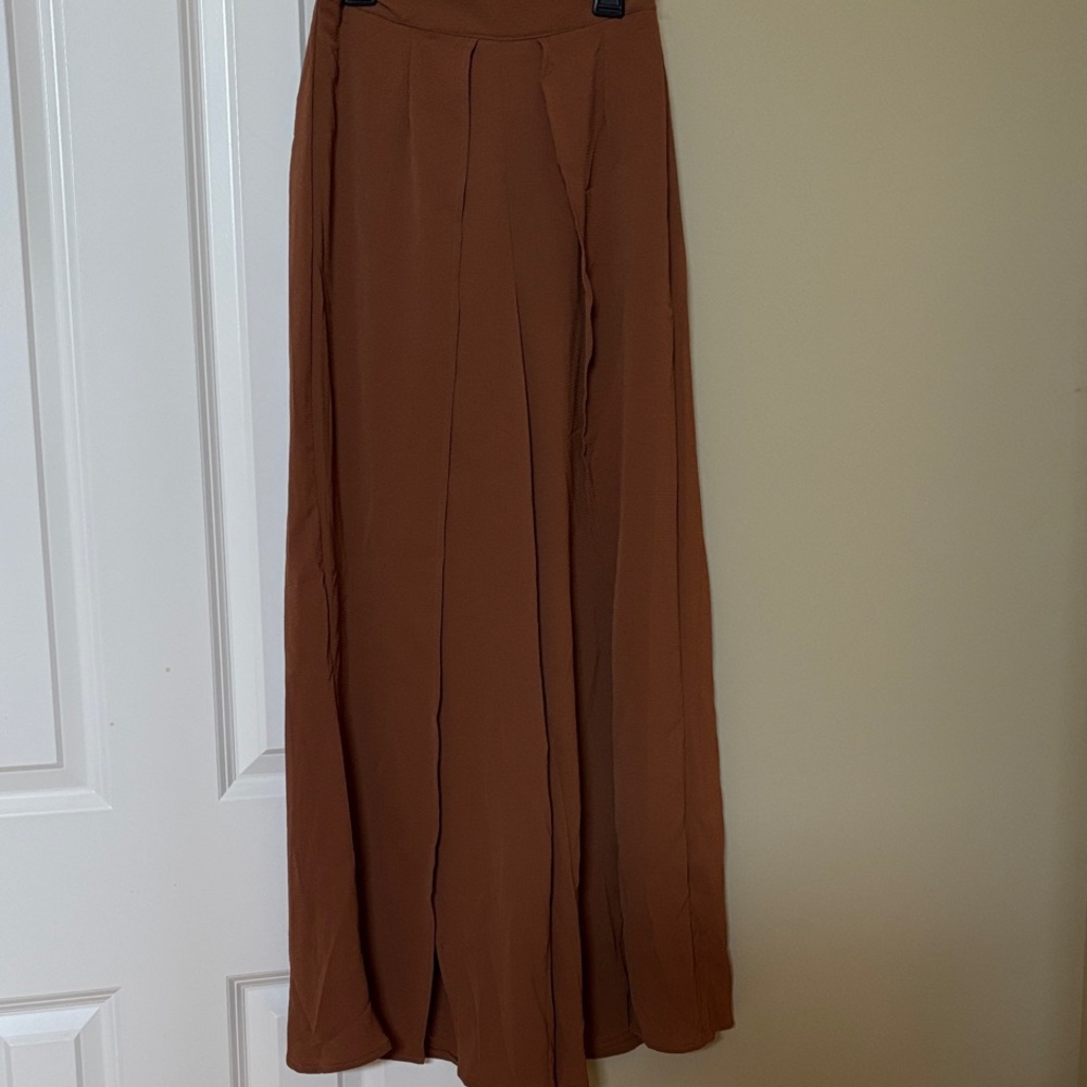 Wide Leg High-Waist Trousers in Rust Brown